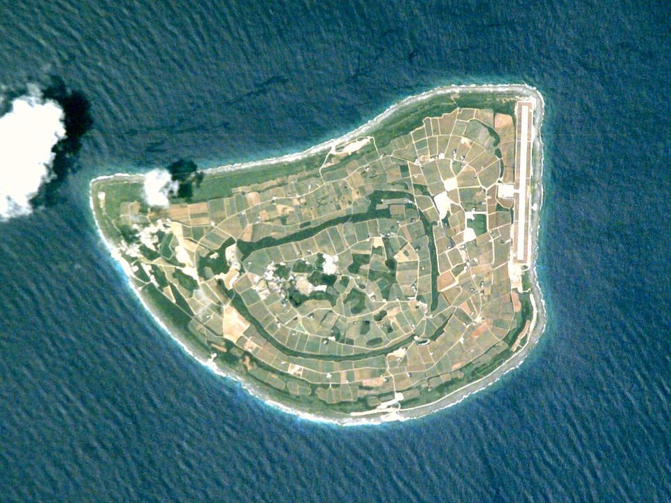 日本沖繩縣最東端的離島北大東島衛星空照圖。 圖：翻攝維基百科/NASA Johnson Space Cente/公有領域