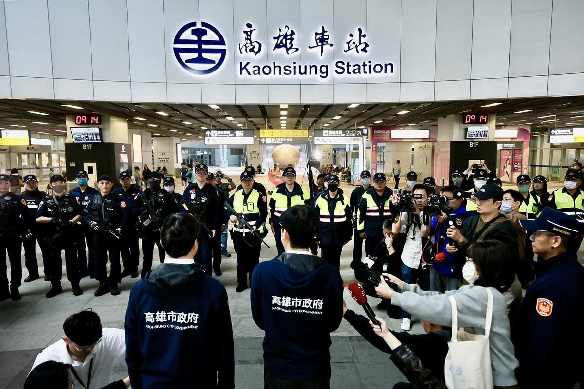 某陳姓大學生在社群網站平台Threads上留言，提到「將於12/25在高雄車站發動更大的事件」等涉嫌恐嚇公眾安全言論，被檢方拘提到案，事後以5萬元交保。 圖：高雄市政府／提供 (資料照)