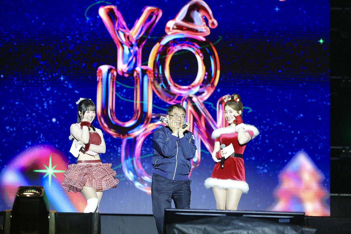 「2026台南好young」耶誕搖滾演唱會今晚熱鬧登場，吸引大批市民與歌迷湧入，國內外卡司接力開唱 ，活動最高潮時更吸引超過15萬人次參與，氣氛熱烈。 圖：台南市政府提供