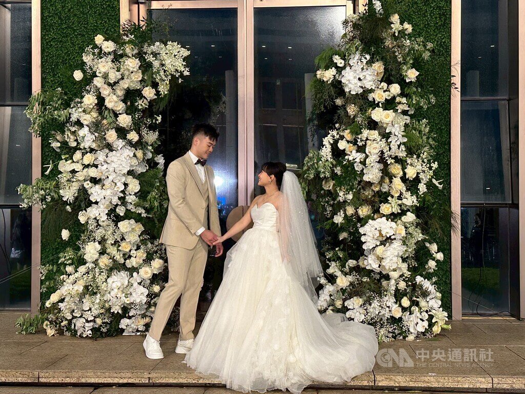 王齊麟婚宴感性告白老婆 「妳讓我變成更好的人」