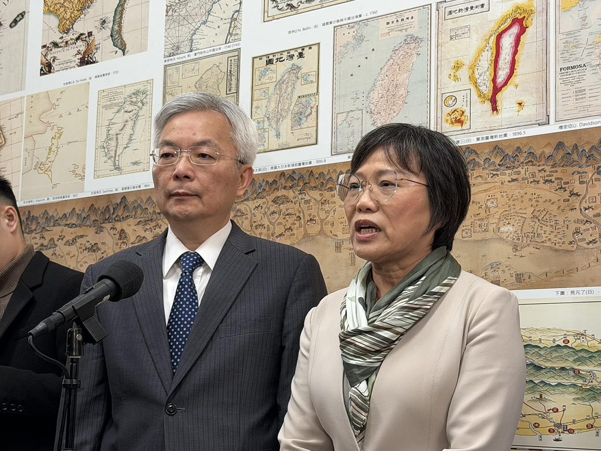 內政部長劉世芳、警政署長張榮興於立院內政委員會會議前，接受媒體聯訪。 圖：金大鈞/攝