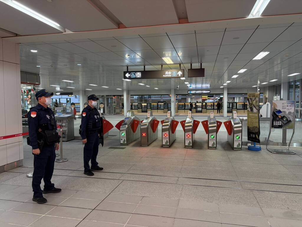 台中捷運警察隊發現有人在網路社群預告恐嚇炸彈，經查帳號IP來自柬埔寨。已提升維安預防性勤務，不間斷站體月台警戒、隨車車廂巡視，站務與保全加密巡減頻率。（警方提供）中央社記者趙麗妍傳真 114年12月22日