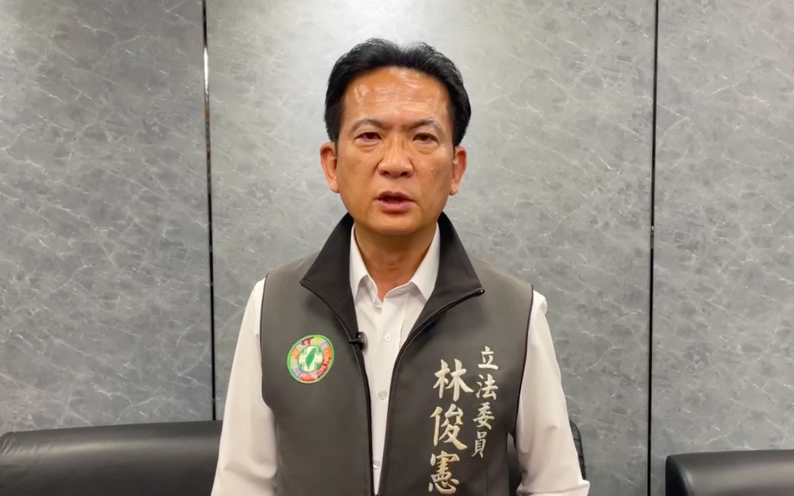 前藍委陳以信退選台南市長，綠委林俊憲直言，藍怕綠團結，能團結綠的「只有我」。 圖：翻攝自林俊憲提供影片