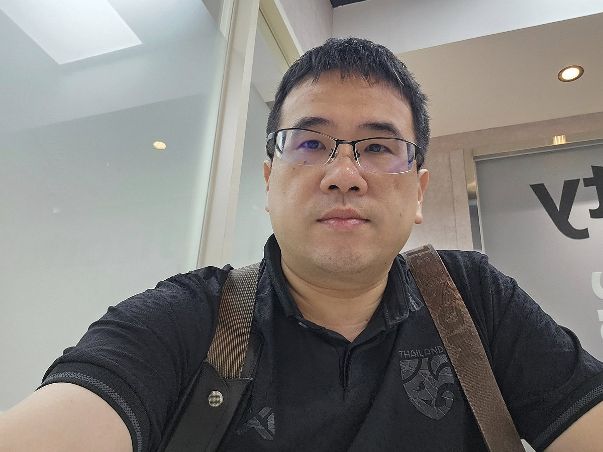 石明謹表示，員警裝備不齊全就不應該去事發現場，無法發揮保護民眾的功能，去了是沒有用的，對自己也非常危險。 圖：翻攝自石明謹臉書（資料照）