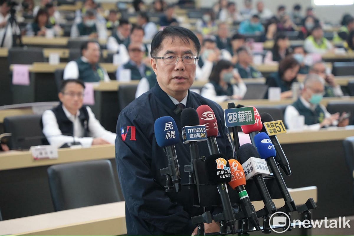 台南市政府今日舉行第729 次擴大市政會議，黃偉哲率領局處首長發表就職 7年來的成果，以具體數字展現台南的蛻變，包含招商投資額累計破兆、減債超過2百億，以及各項民生指標的實質成長。 圖：台南市政府／提供（資料照）