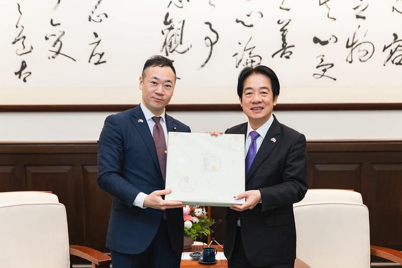 賴清德接見日本前法務大臣鈴木馨祐眾議員，鈴木馨祐說，絕對不容許台灣有事 圖：總統府提供