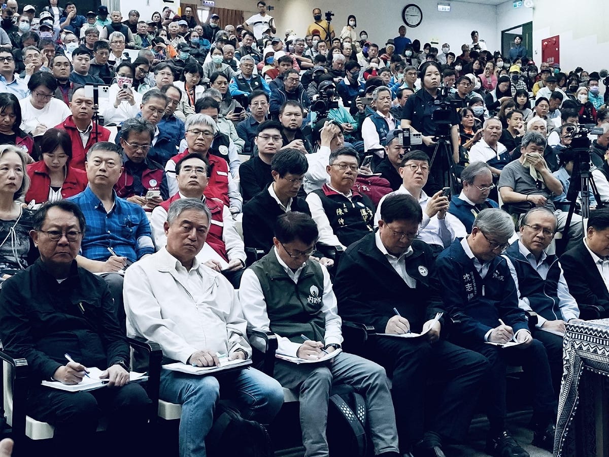 行政院23日在花蓮縣光復鄉光復國小舉辦「馬太鞍堰塞湖災後復原說明會」，內政部、經濟部等相關部會代表出席。 圖：行政院提供