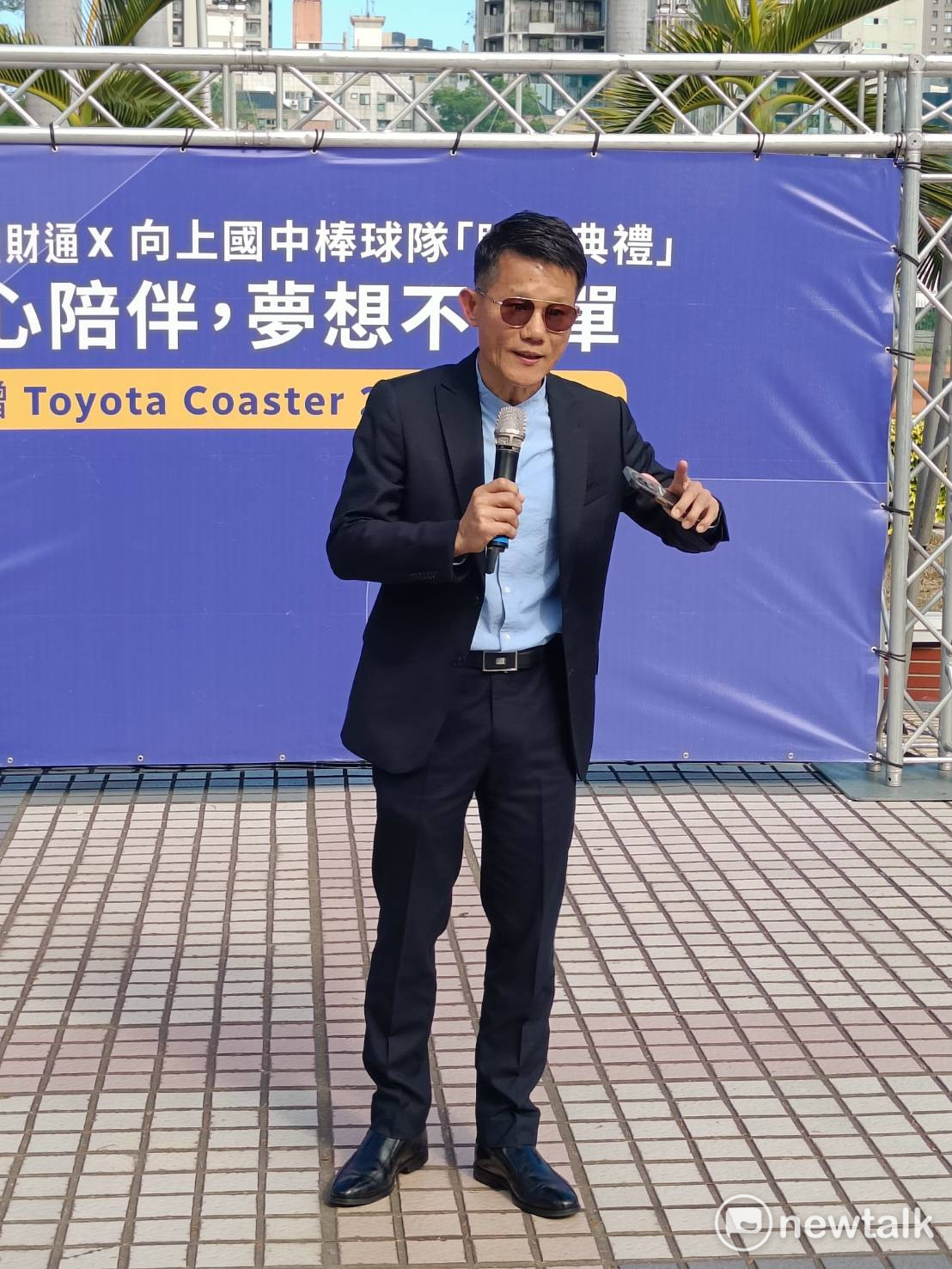 陳文田說：「做公益會上癮，向上國中棒球隊過去是一座池塘，我只是丟進池塘的一個小石頭，激起漣漪，讓池塘裡的生物都活了起來。」 圖：唐復年／攝