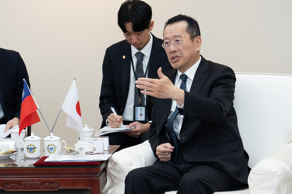 國防部長顧立雄感謝鈴木眾議員長期支持我國主權地位。 圖：國防部提供