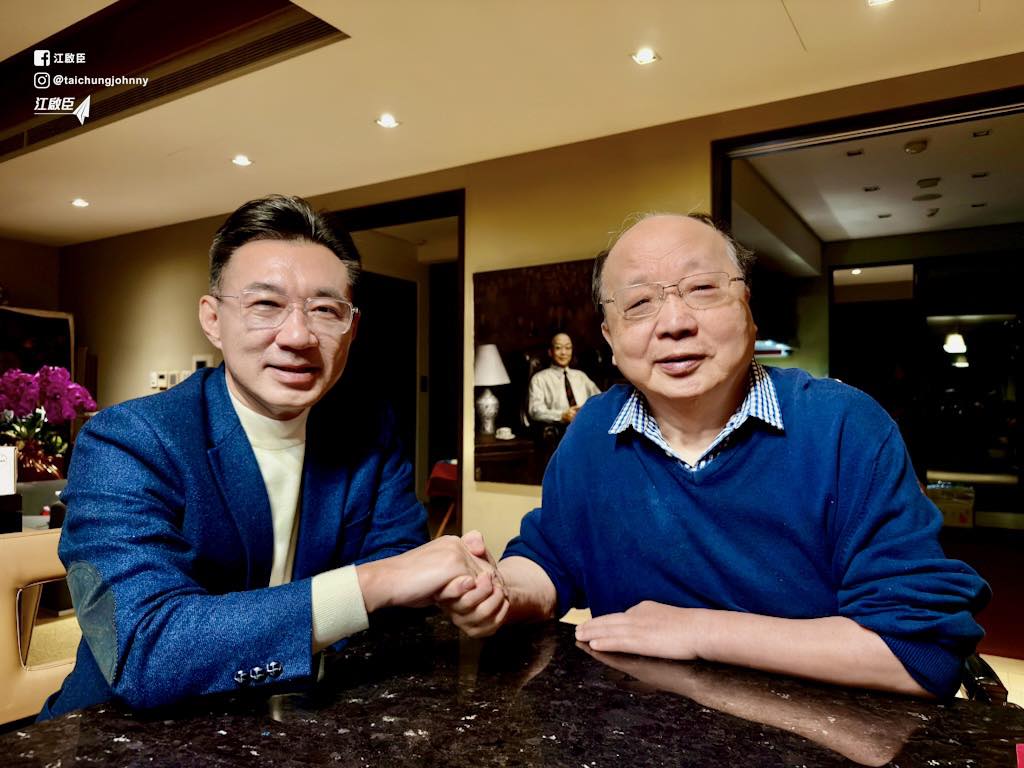 江啟臣在耶誕節拜訪胡志強尋求支持。 圖：取自江啟臣臉書
