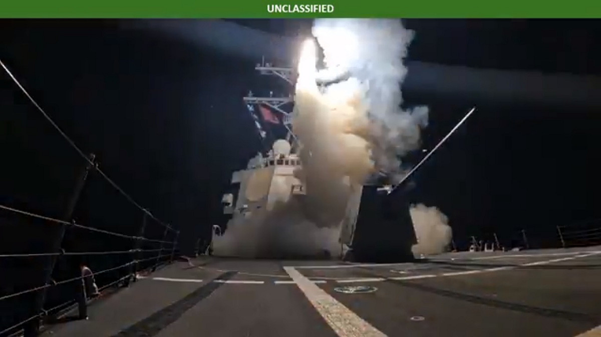 川普也呼籲 ISIS 成員停止屠殺基督徒的行為，避免再次成為美軍的攻擊目標。 圖：擷取自 @DeptofWar X 分享影片