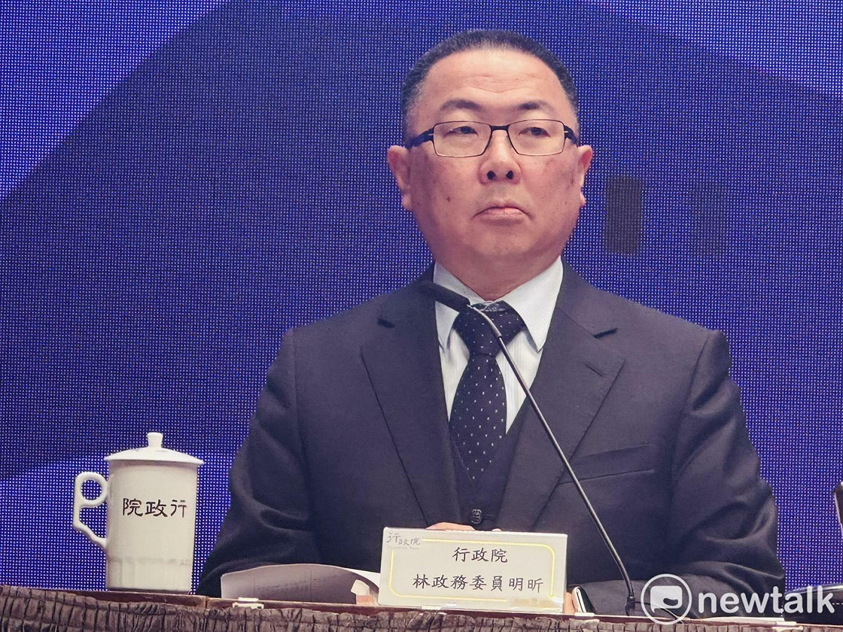 行政院政務委員林明昕強調，行政院將在申請釋憲的同時，在行政權限可及範圍內，「合法合憲地處理相關問題」，相關作法也不會造成公務員面臨不執行法案的風險。 圖：謝莉慧/攝