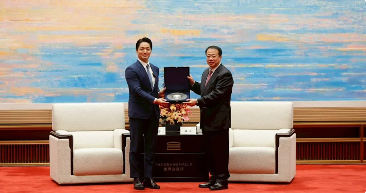 蔣萬安返台共軍秒軍演，林智群酸送錫盤蹧踏且接待不對等，論壇不如不辦。 圖：台北市政府／提供