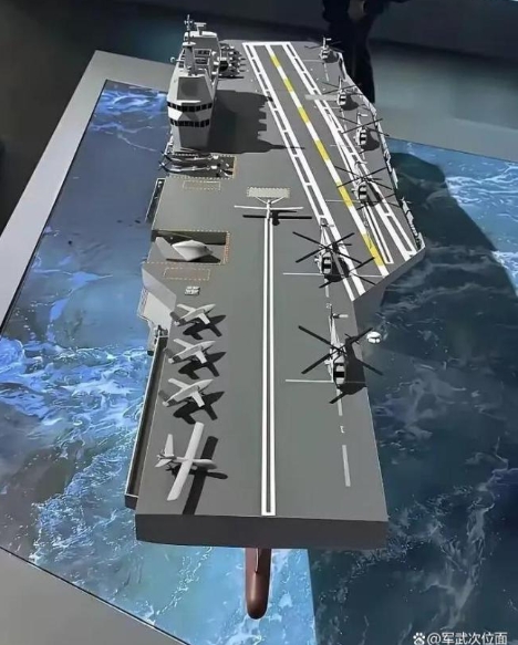 解放軍077型閃電航母模型圖。 圖 : 翻攝自軍武次位面