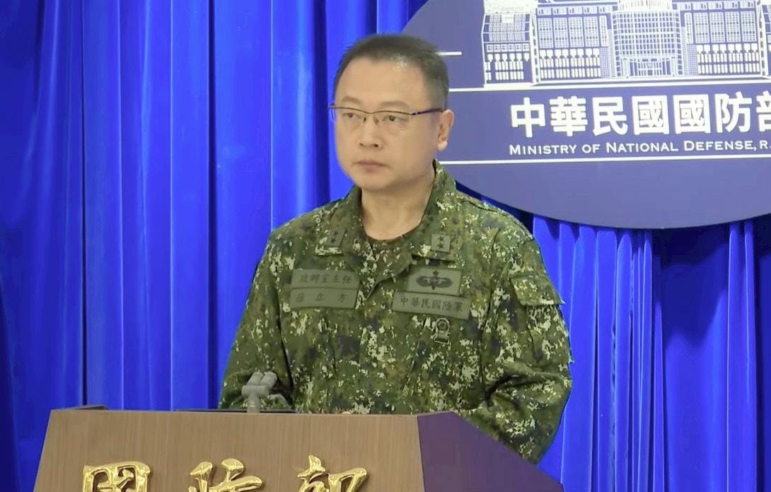 因應中共對台突襲軍演，國防部政務辦公室主任孫立方少將今日主持國防部記者會說明。 圖：金大鈞/攝