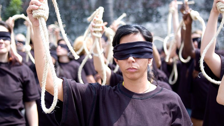 據「伊朗人權活動者組織」（Human Rights Activists in Iran，HRA）最新統計，伊朗在 2025 年全年至少執行 1,922 起死刑，創下自 2015 年以來的最高紀錄。 圖：翻攝自 X NEXTA