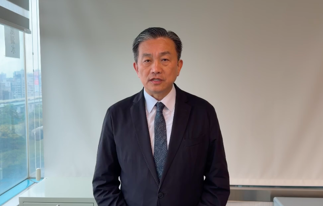 有週刊爆料，民進黨立委王定宇與自稱愛麗爾集團執行長的劉怡萱在南、北二地共築愛巢，並多次出入劉女位於台南及台北的豪宅過夜。而與先前幾次不同的事，王定宇這次是搶人小三。 圖：翻攝自王定宇提供影片