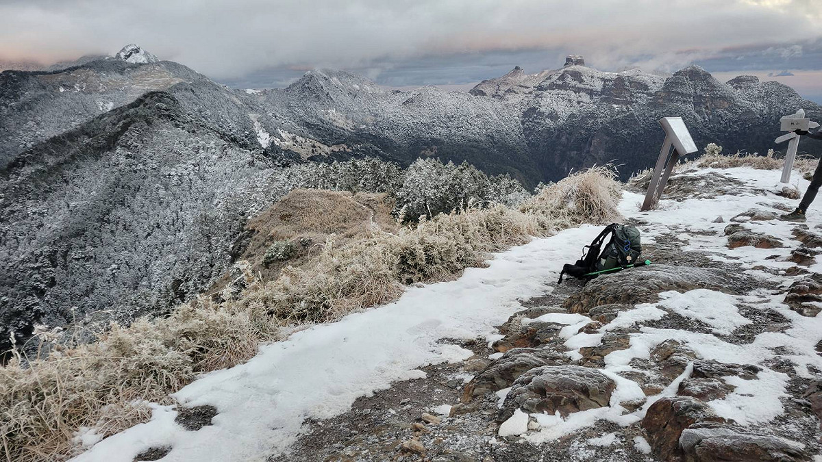 雪霸山區降雪情形。 圖：雪霸國家公園管理處提供