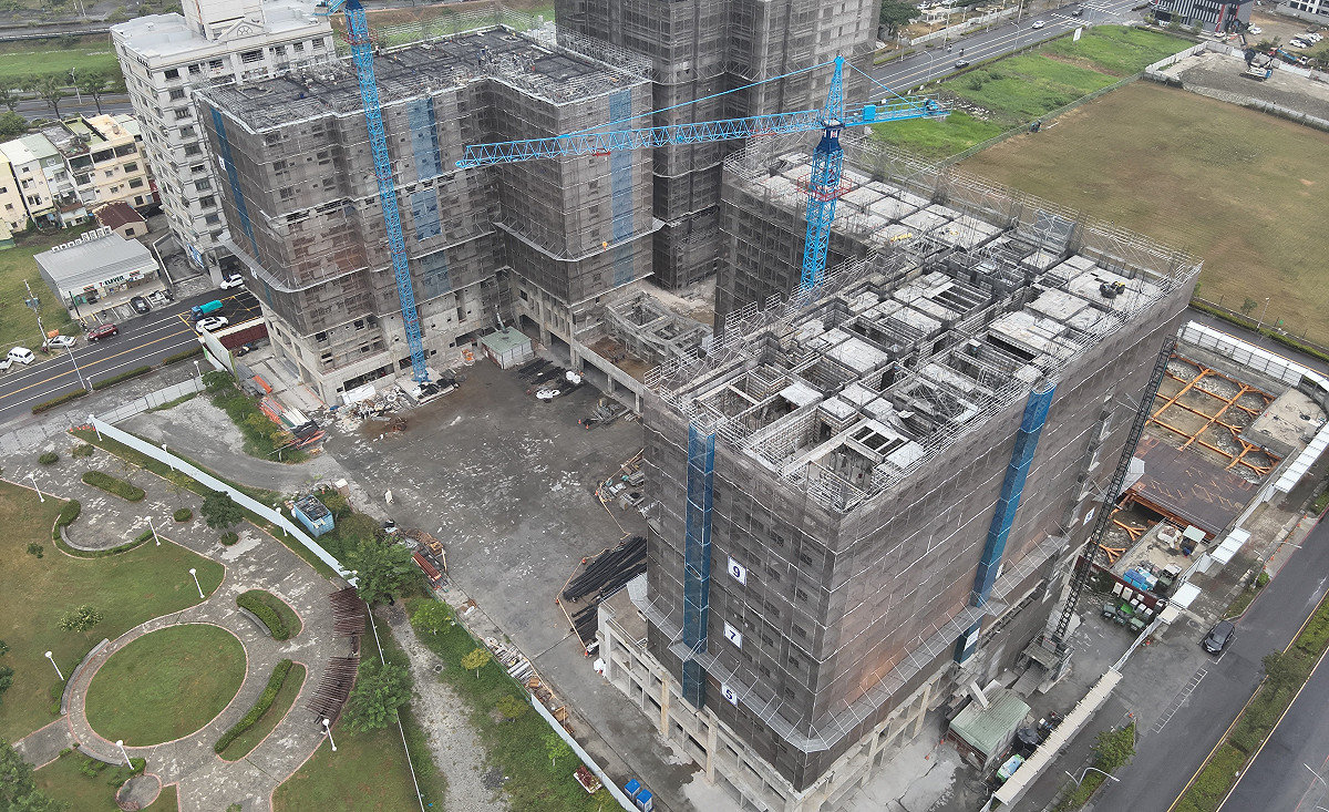 營建剩餘土石方管理及去化議題引發關注，高市府於12月30日邀集相關局處、建商業者及營建剩餘土石方資源處理業者溝通協調 圖：高雄市工務局/提供
