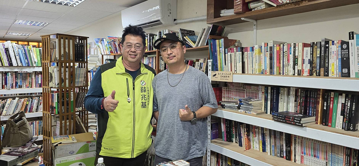 薛兆基(左)強調必須重新定位獨立書店的公共角色。 圖：薛兆基競選總部/提供