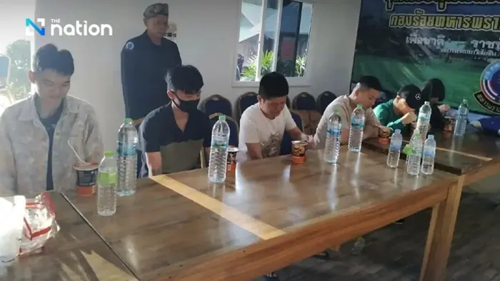 六名中國籍人員疑非法從事柬埔寨進行詐騙，在泰柬邊境被泰國當局逮捕。 圖：翻攝自 X @whyyoutouzhele