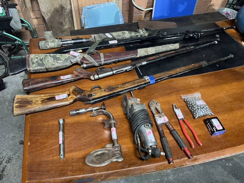 28歲曾姓男子租用偏僻山區農地，從事非法改槍工作坊。 圖：警方提供