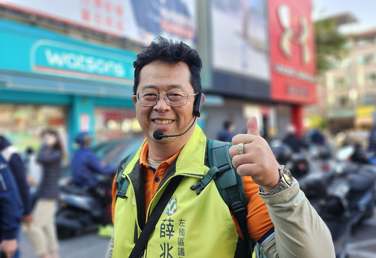 薛兆基在個人臉書結合政治哲學與武俠文學的敘事形式，重新詮釋民主價值。 圖：薛兆基競選總部/提供（資料照）