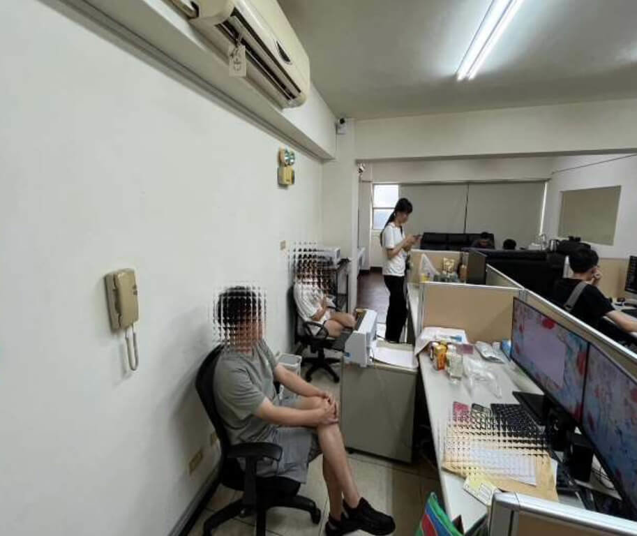 檢警114年搜索西亞酋廣告有限公司，陳姓男子以此製作人頭公司假貨單及架設人頭公司網站，以應付警方及金融單位。（台中地檢署提供）中央社記者趙麗妍傳真　115年1月5日