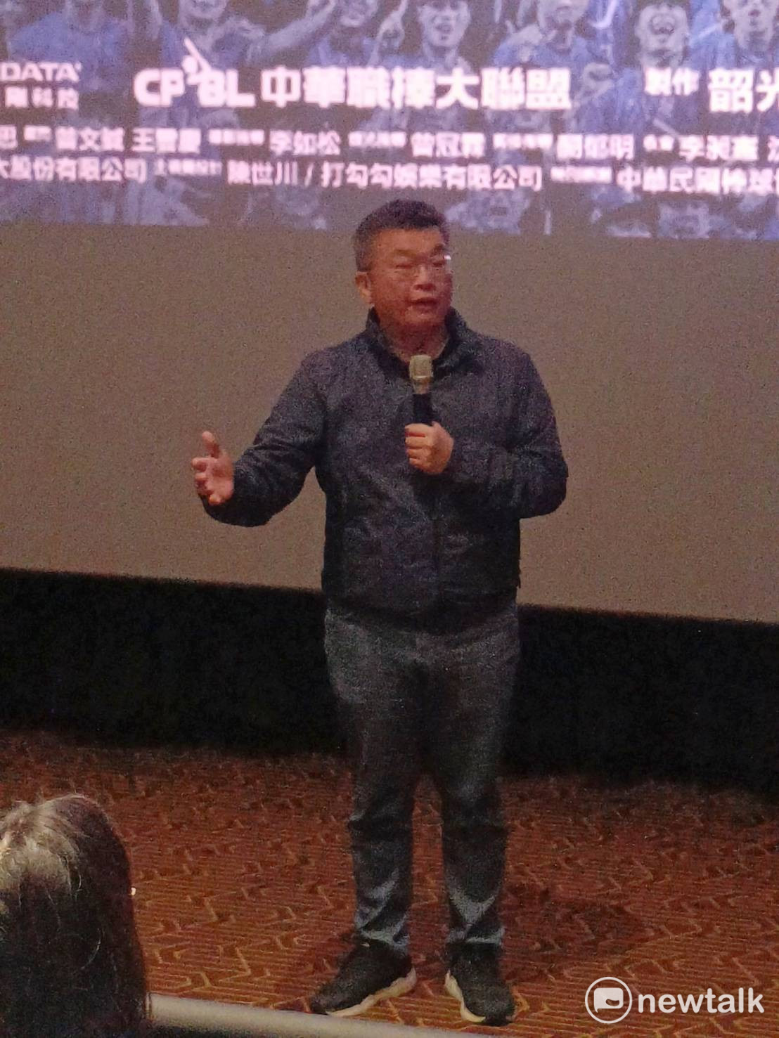 蔡其昌說：「你只要跟他們一樣再堅持一下，或許你很快就可以看到隧道外的陽光。」 圖：唐復年/攝