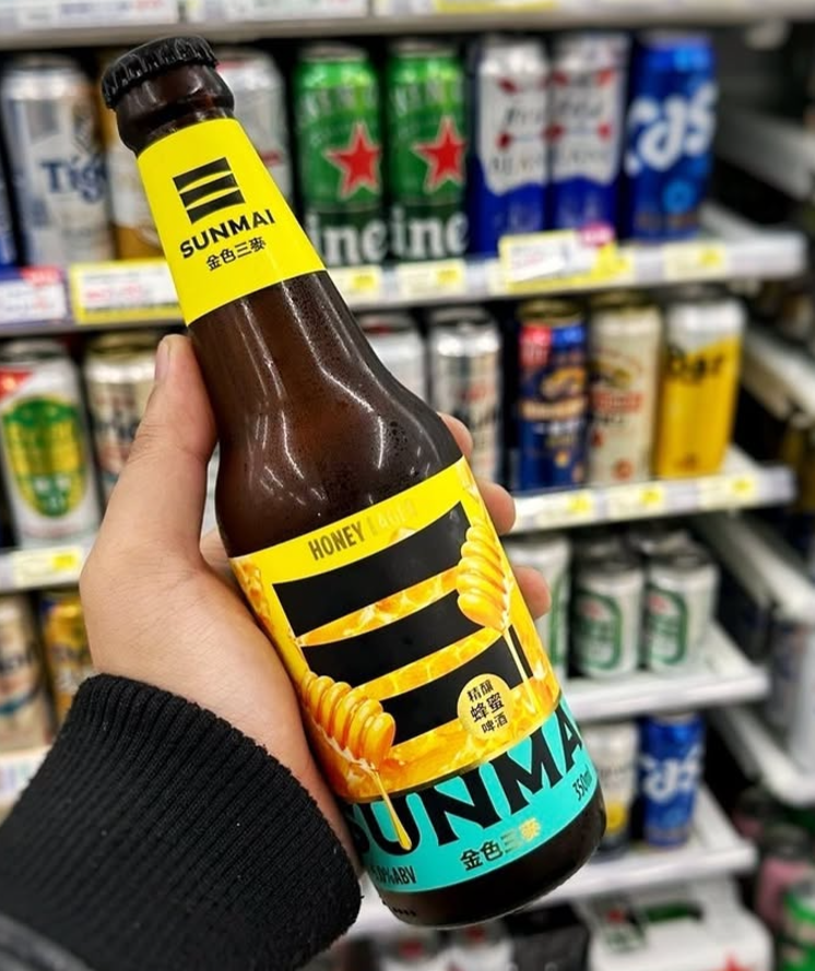 台灣精釀啤酒品牌「SUNMAI金色三麥」蜂蜜啤酒，在日本賣得比台灣便宜，被台灣消費者炎上，雖然事後官方和董座都發聲明解釋，但仍無法滅火。 圖：取自金色三麥IG