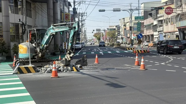 彰化庇護島10天內發生4起車禍，議員發文反遭砲轟。 圖：翻攝自鄭俊雄臉書