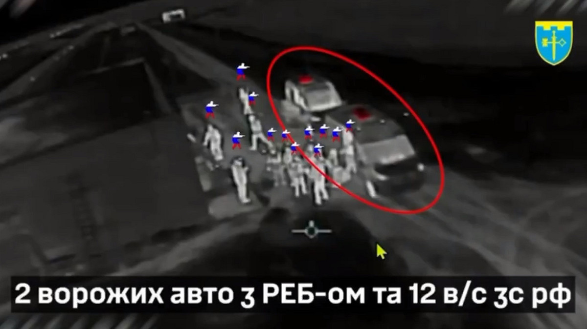 烏軍第 105 國土防衛旅的無人機操作員近期使用 FPV 無人機襲擊前線俄軍部隊，造成大量俄軍士兵死傷。 圖：擷取自 @NOELreports X 分享影片