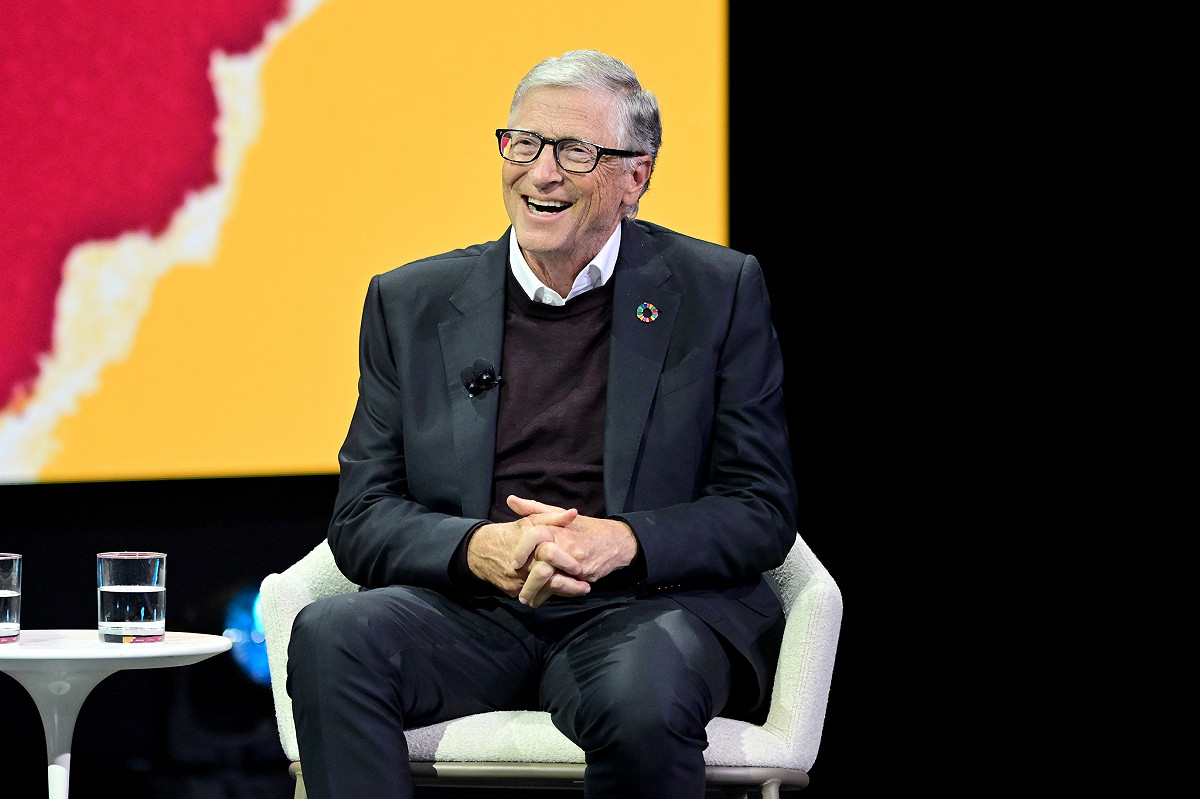 微軟創辦人、億萬富豪比爾．蓋茲（Bill Gates）日前前往國會山莊，接受眾議院監督委員會的閉門聽證。他指出，從未與已故性侵犯艾普斯坦（Jeffrey Epstein）的受害者有過實質互動，但坦承自己當時可能曾與這些受害者同處一個空間。 圖：翻攝自Bill Gates 臉書專頁