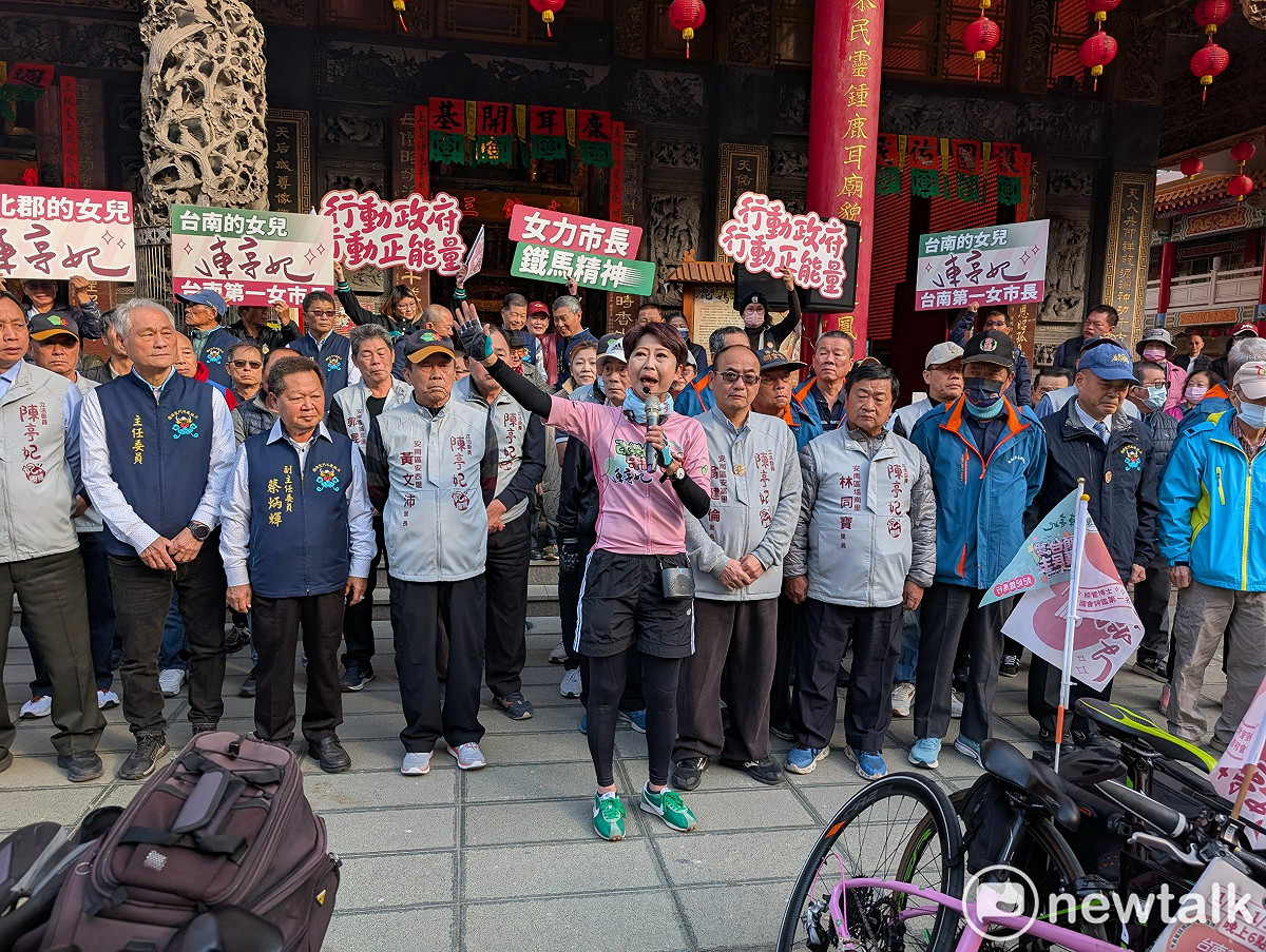 立法委員陳亭妃今日預計完成「鐵馬37區・前進市政府」行動最終章，鐵馬車隊回到她政治成長的起點—安南區、北區、中西區，也象徵這段從基層出發、一步一腳印的政治旅程，正式匯集所有正能量，前進市政府。 圖：陳亭妃服務處提供