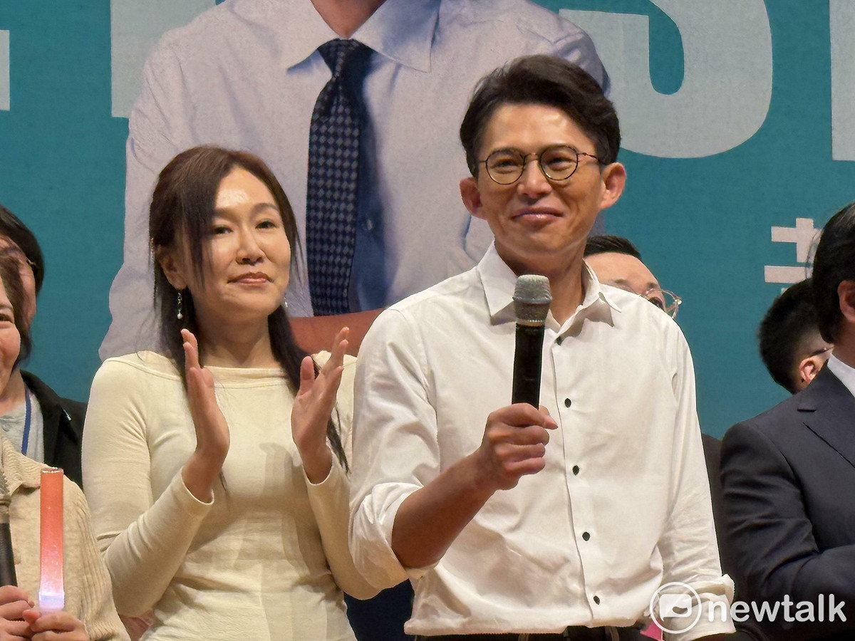 民眾黨主席黃國昌（右）、妻子高翔（左）。 圖：周煊惠 / 攝