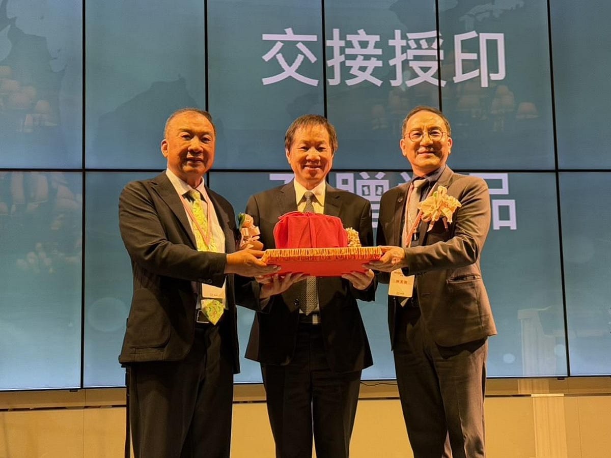 東海大學 EMBA校友會舉行理事長交接典禮。 圖：東海大學/提供
