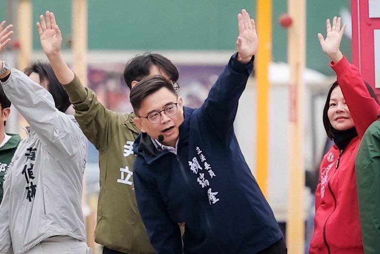 民進黨今（13）日公布結果，由立委賴瑞隆勝出，將代表民進黨參選高雄市長。 圖：賴瑞隆辦公室/提供
