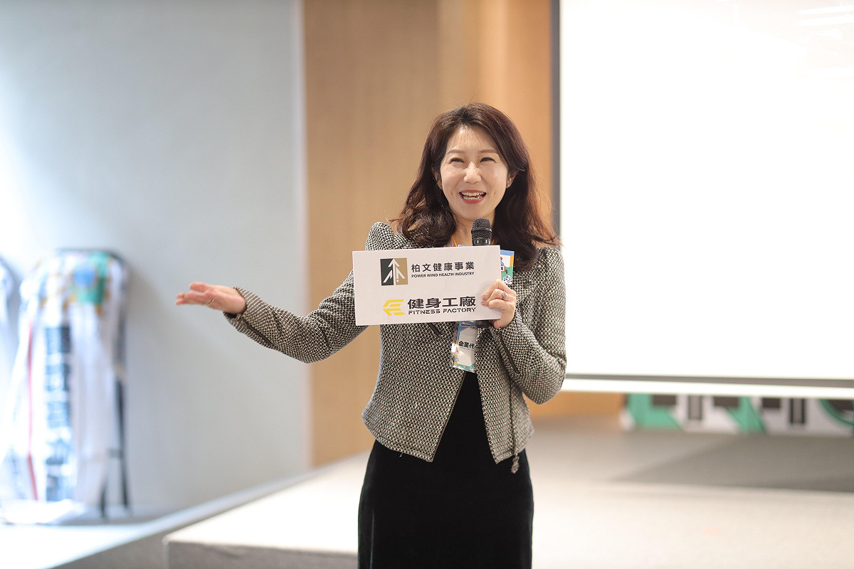 柏文健康事業公關部經理吳幸樺表示，學生在「職對你有港覺」的參訪過程中，展現高度主動性與學習熱忱。 圖：高雄市青年局/提供