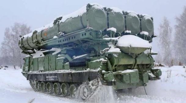 有專家分析指出，此次擊落 F-16 的武器，應是 2024 年 12 月正式列裝的升級版「S-300V4」防空系統。圖為 S-300 示意圖。 圖：翻攝自 騰訊網 墨甲戰刃
