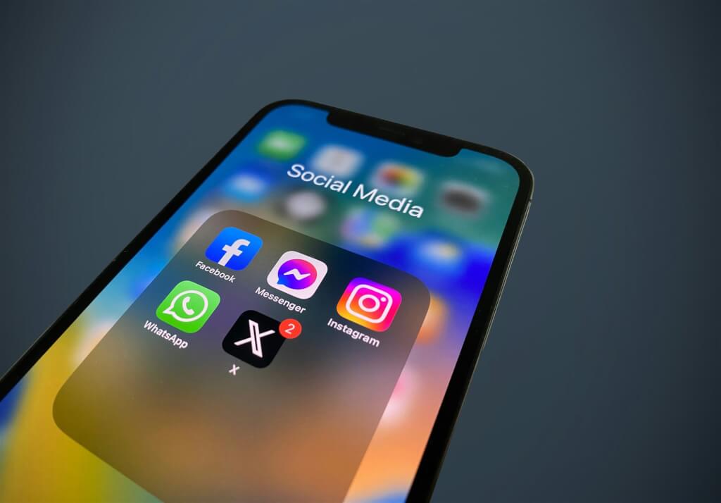 圖為手機上的社群媒體APP圖示。（圖取自Unsplash圖庫） 圖：中央社提供