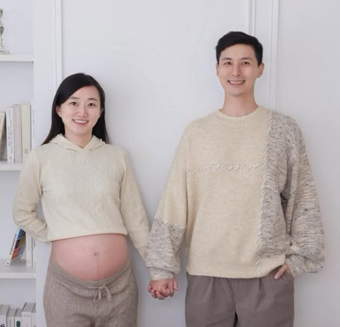 嚴爵跟圈外妻子Jessie結婚近5年，去年8月透露愛妻懷孕的好消息。 圖：翻攝自嚴爵IG