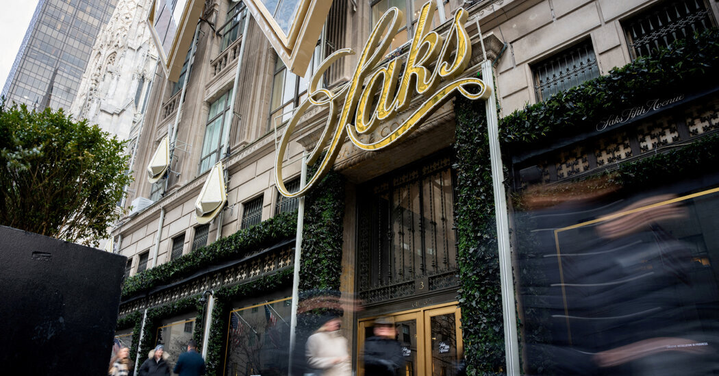 美國奢侈品零售龍頭企業薩克斯環球（Saks Global）於昨（13）日晚間向法院申請破產保護，成為2026首起大型零售商破產案。 圖：翻攝自 X @unumihaii