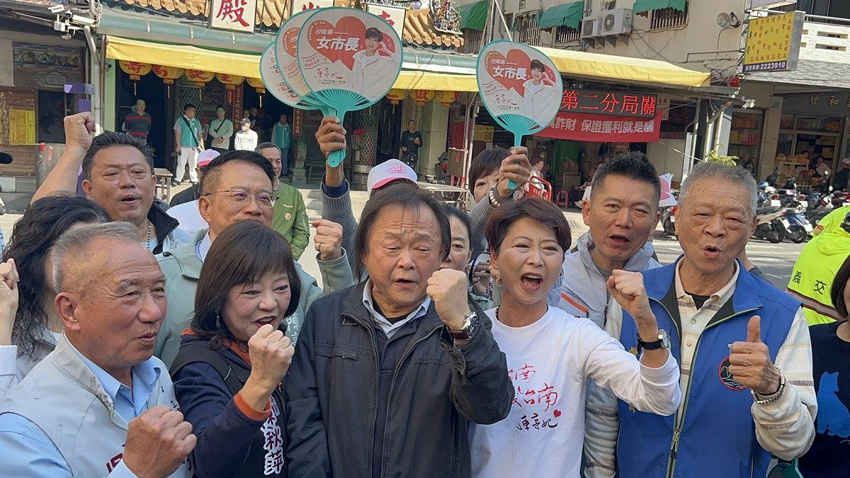 民進黨台南市長初選決戰今夜，英系綠委王世堅再度南下相挺陳亭妃。 圖：陳亭妃辦公室提供