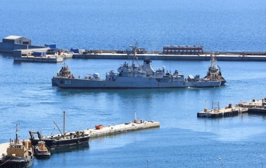 抵達南非開普敦準備參加金磚國家海上聯合軍演的伊朗軍艦。 圖 : 翻攝自IC Photo