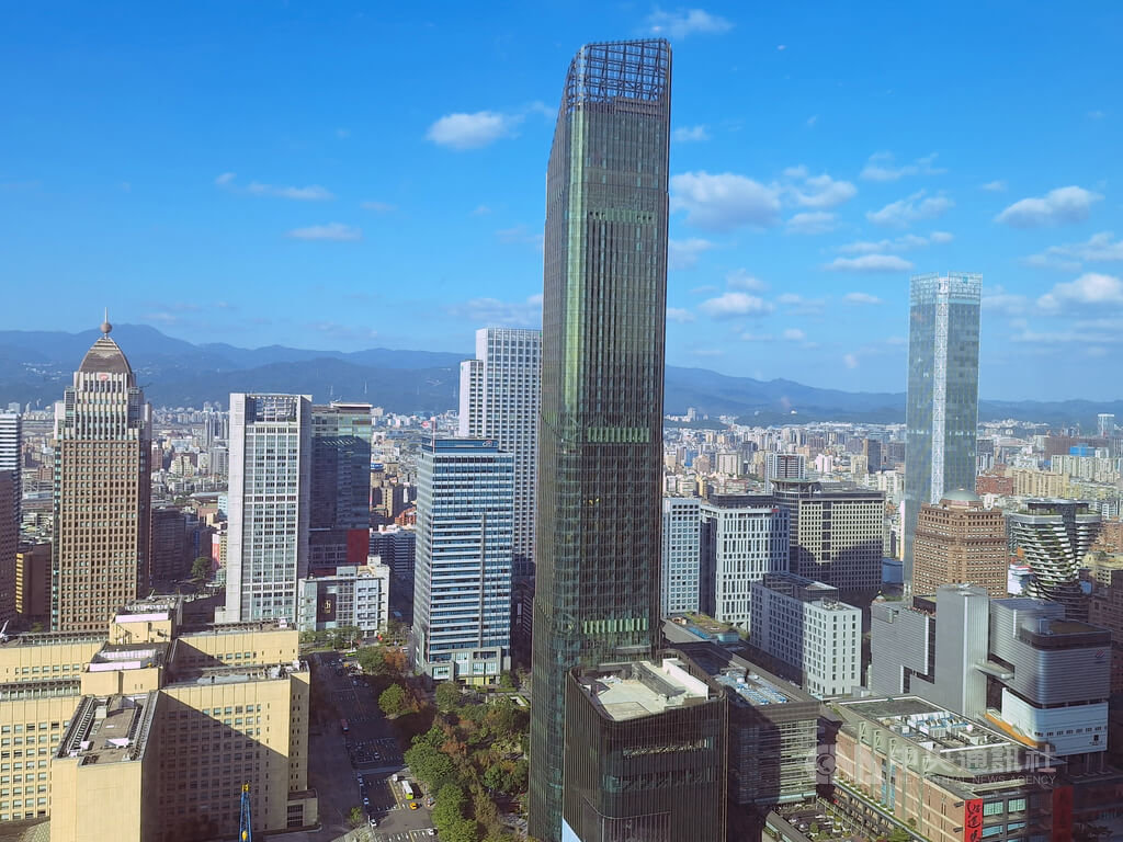 房仲根據財政部資料指出，2025年全台個人房地合一稅僅剩新台幣523.8億元，與2024年相比年減26.8%，為房地合一稅上路以來，首度出現負成長。圖為台北信義區街景。中央社記者何秀玲攝　115年1月14日 圖：中央社提供