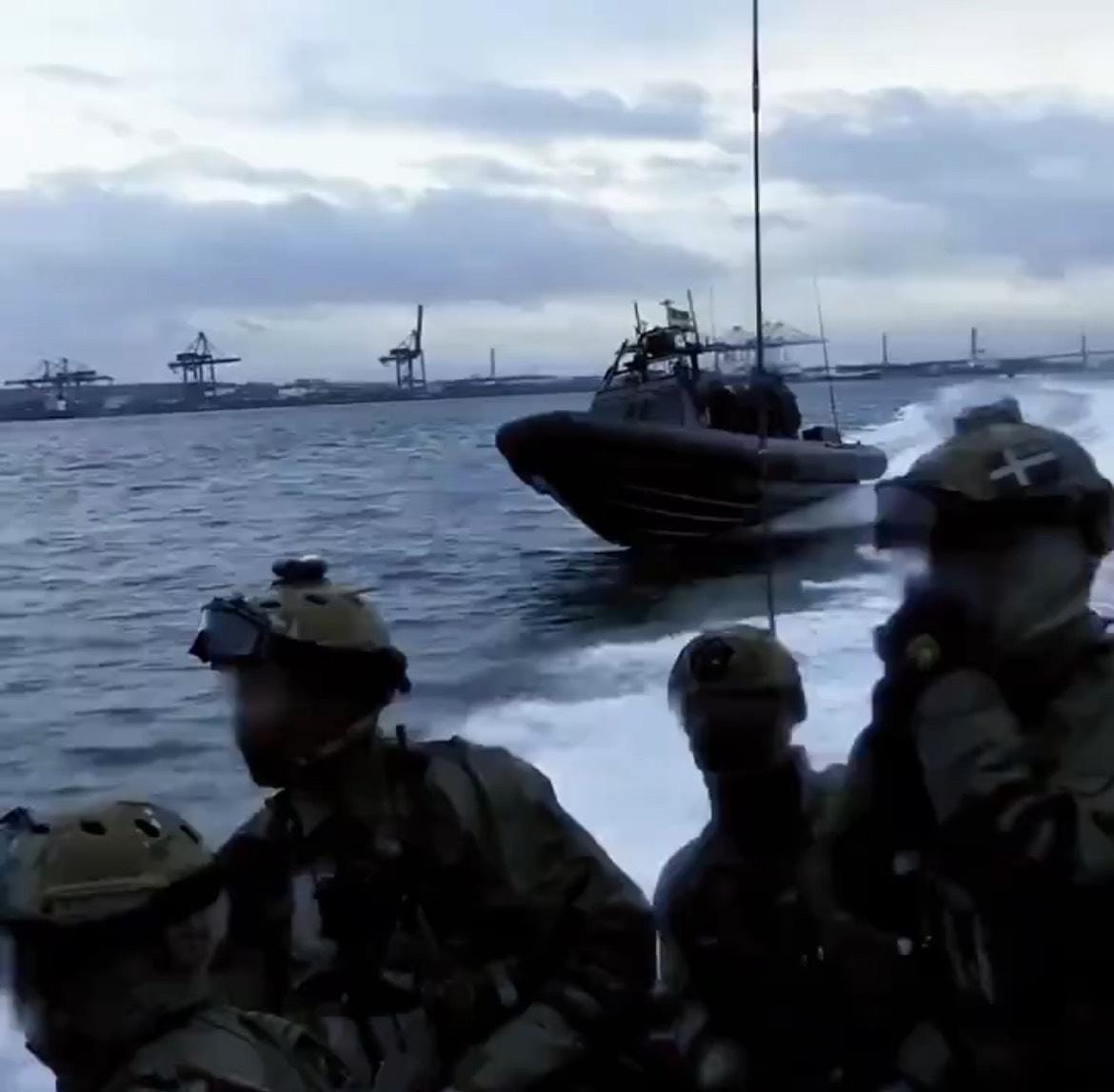 丹麥武裝部隊自今日起在格陵蘭協同盟友展開軍事強化行動。 圖：翻攝自 X 帳號 @NSTRIKE