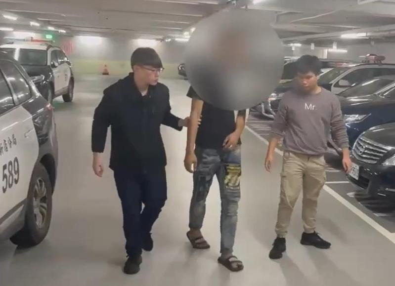 宋男向林姓室友借錢，遭後者持長刀砍傷，警方循線逮捕林男到案。 圖：翻攝畫面