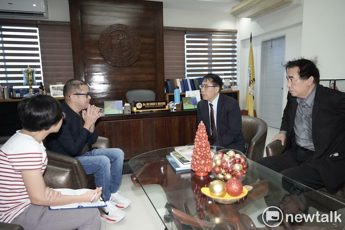 為了感謝阿克蘭省對於南市重要活動的支持，台南市長黃偉哲應省長邀請回訪，昨日深夜抵達阿卡蘭首府卡利博（Kalibo City)市，今日一早赴省政府與省長會晤洽談未來雙邊合作構想。 圖：台南市政府提供