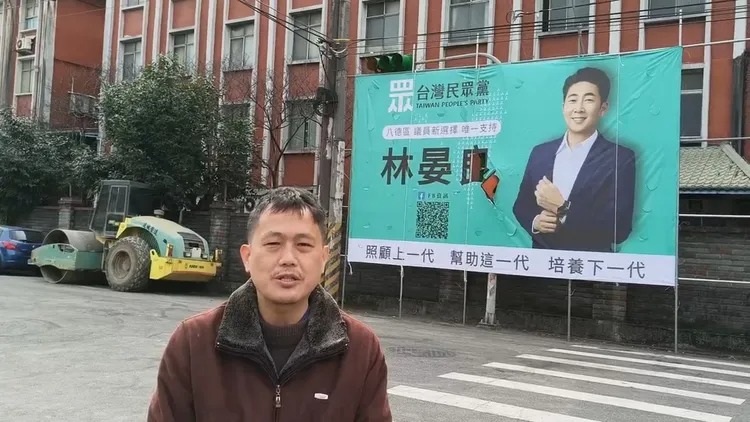 桃園市府建管處長莊敬權到場勘查。建管處提供 圖：桃園市建管處提供
