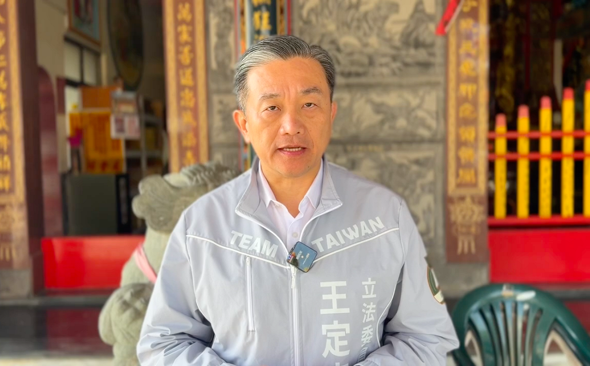 《紐時》揭中國1400艘漁船逼貨輪改道，民進黨立委王定宇曝，正測試海上封鎖能力。 圖：翻攝自王定宇提供影片